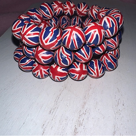 Set of 3 United Kingdom Flag Designed Bracelets🇬🇧 - Picture 3 of 4